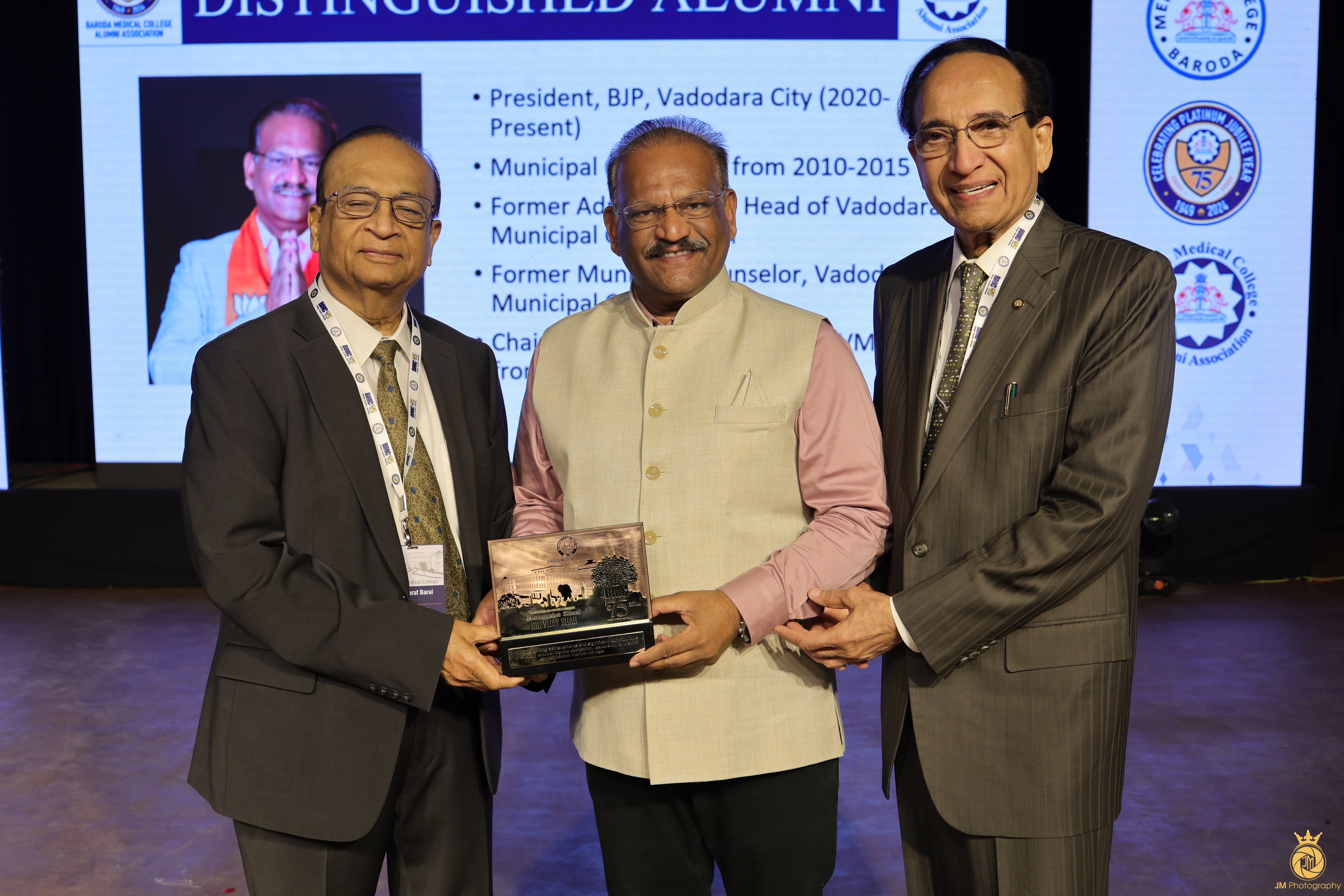 Gallery/Distinguished Alumni and Former Teachers/177A7534.JPG